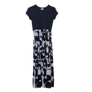 Black And White Pleated Maxi Dress for Sale up to 90% Off: Poshmark